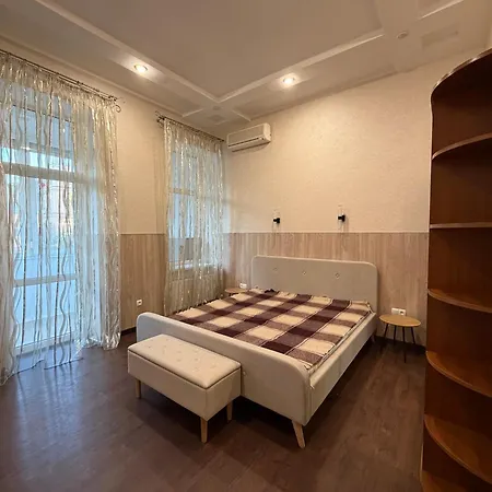 Apartment в самом центре одессы 2 отдельные комнаты и балкон Odessa