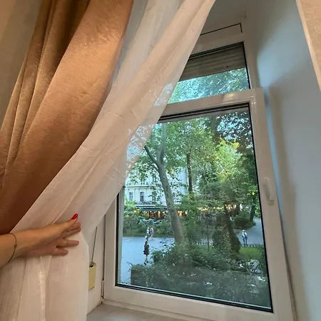 в самом центре одессы 2 отдельные комнаты и балкон Apartment Odessa