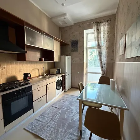 Apartment в самом центре одессы 2 отдельные комнаты и балкон